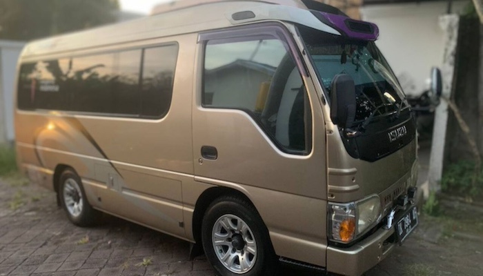 11 Seater Car Rental Bali